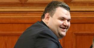 Официално: Левски прие дарението на Пеевски